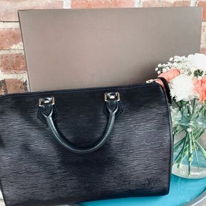 🌹 SOLD 🌹 Louis Vuitton Epi Speedy 30